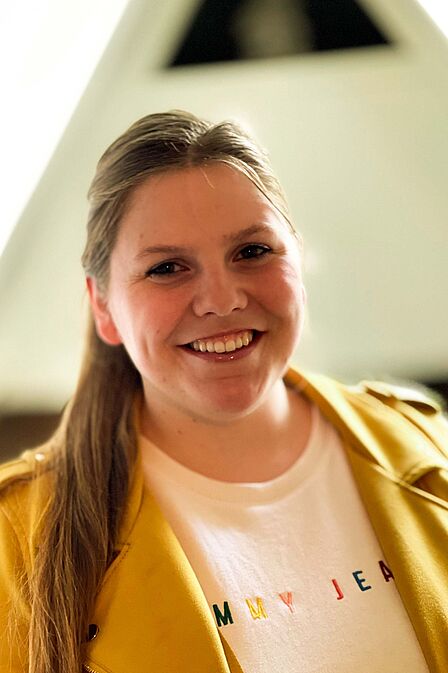 Portretfoto van Sanne van der Hoef, onderzoeker bij de CHE